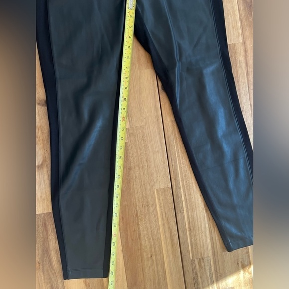 Soma Smoothing Shaping Faux Leather Black Leggings in Size Medium Brand New - Picture 5 of 7